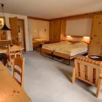 Chesa Munteratsch 1 1 2-zimmerwohnung 509 Typ D Διαμέρισμα